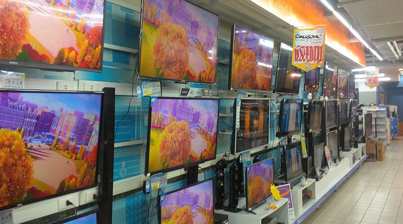 Terkecoh Harga  Display Beli TV  di  Carrefour  Menggunakan 