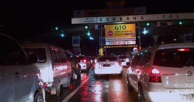 Kartu Merah bagi Pengguna Jasa Tol Kartu Merah bagi Pengguna Jasa Tol