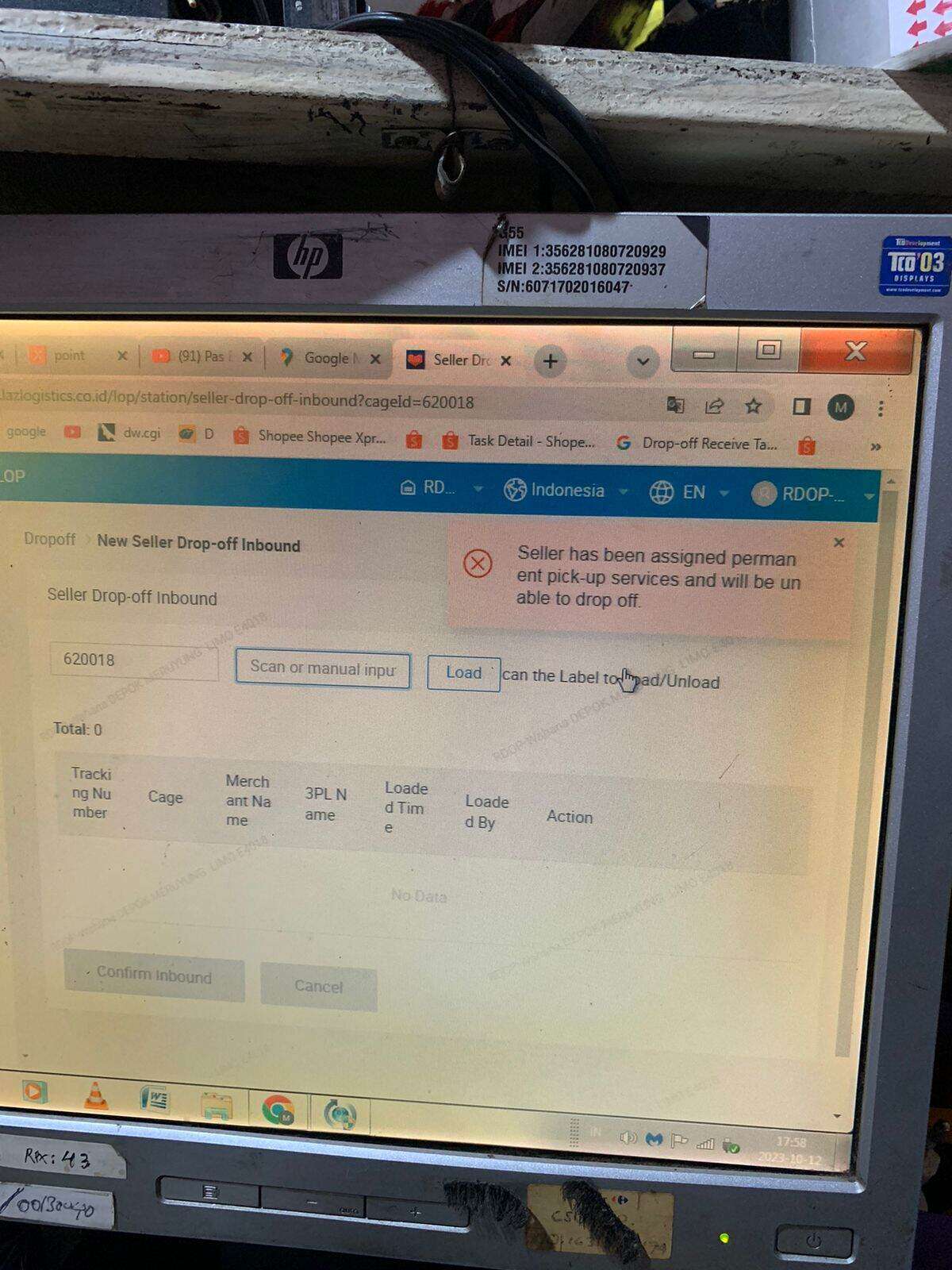 screenshot layar di tempat drop off: paket ga bisa di scan sebab sudah di lock dan harus diambil oleh kurir pickup