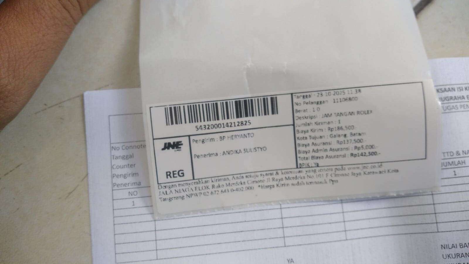 Proses Klaim Asuransi Paket Jam Tangan Rolex di JNE Tangerang Belibet & Tidak Ada Kejelasan