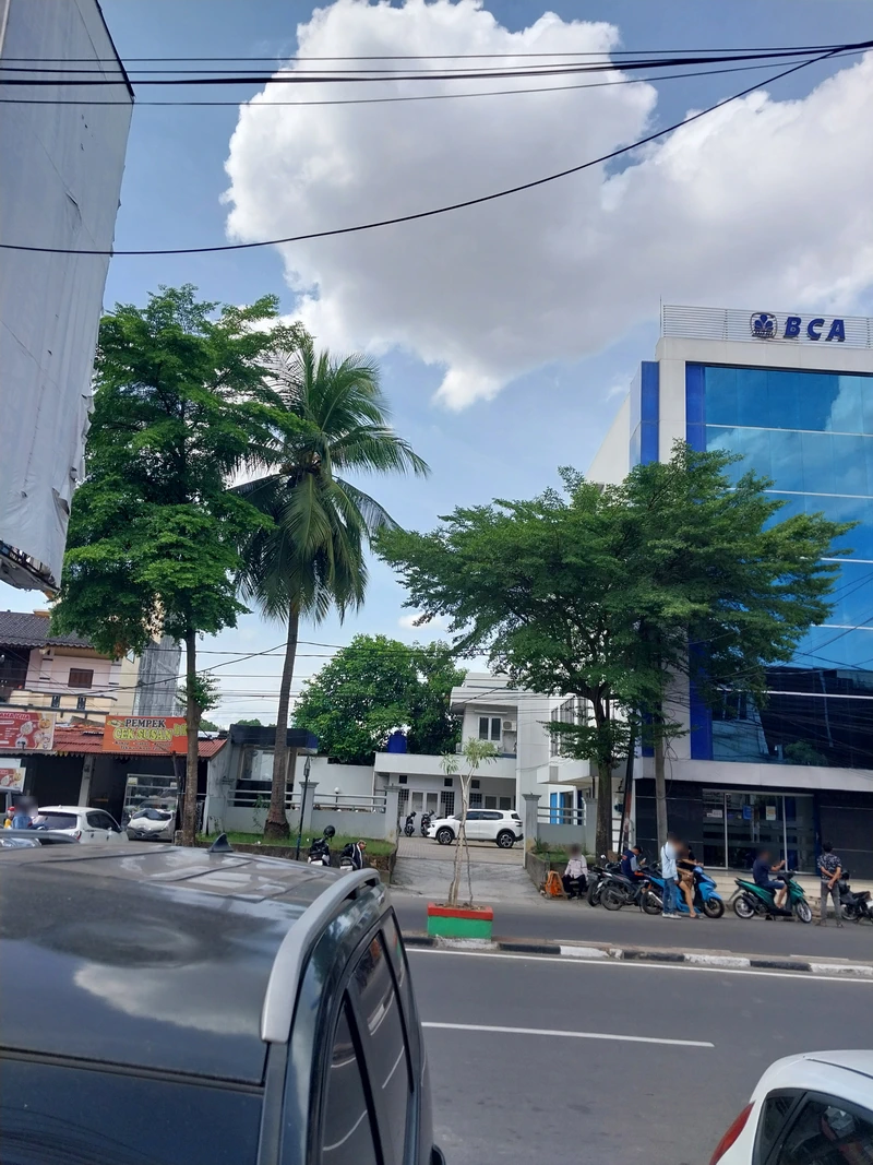 Pungutan Parkir Liar di BCA KCP Iskandar Palembang